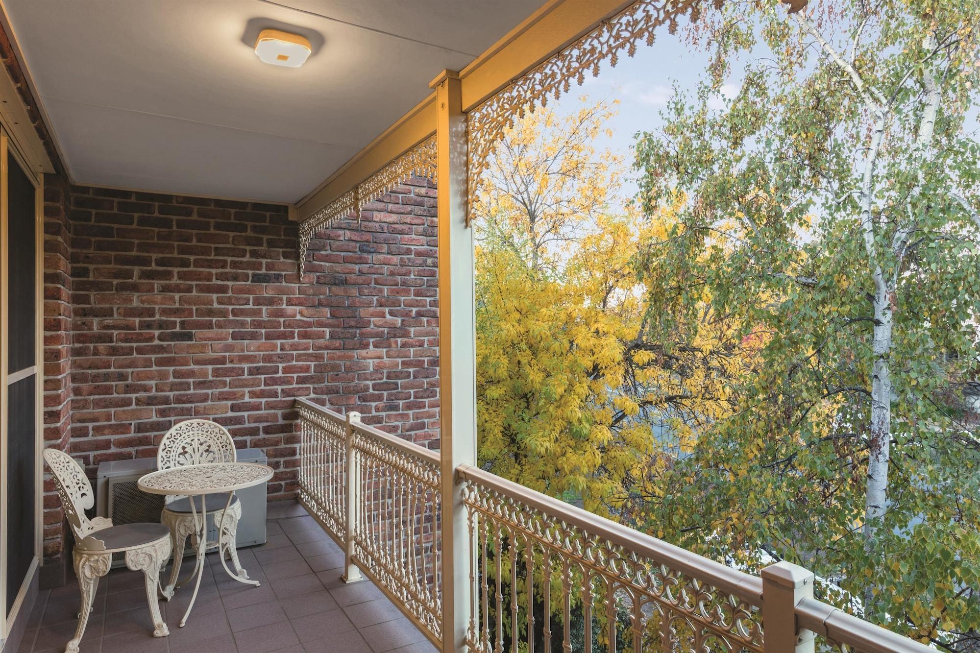 Adina Serviced Apartments Canberra Kingston Extérieur photo