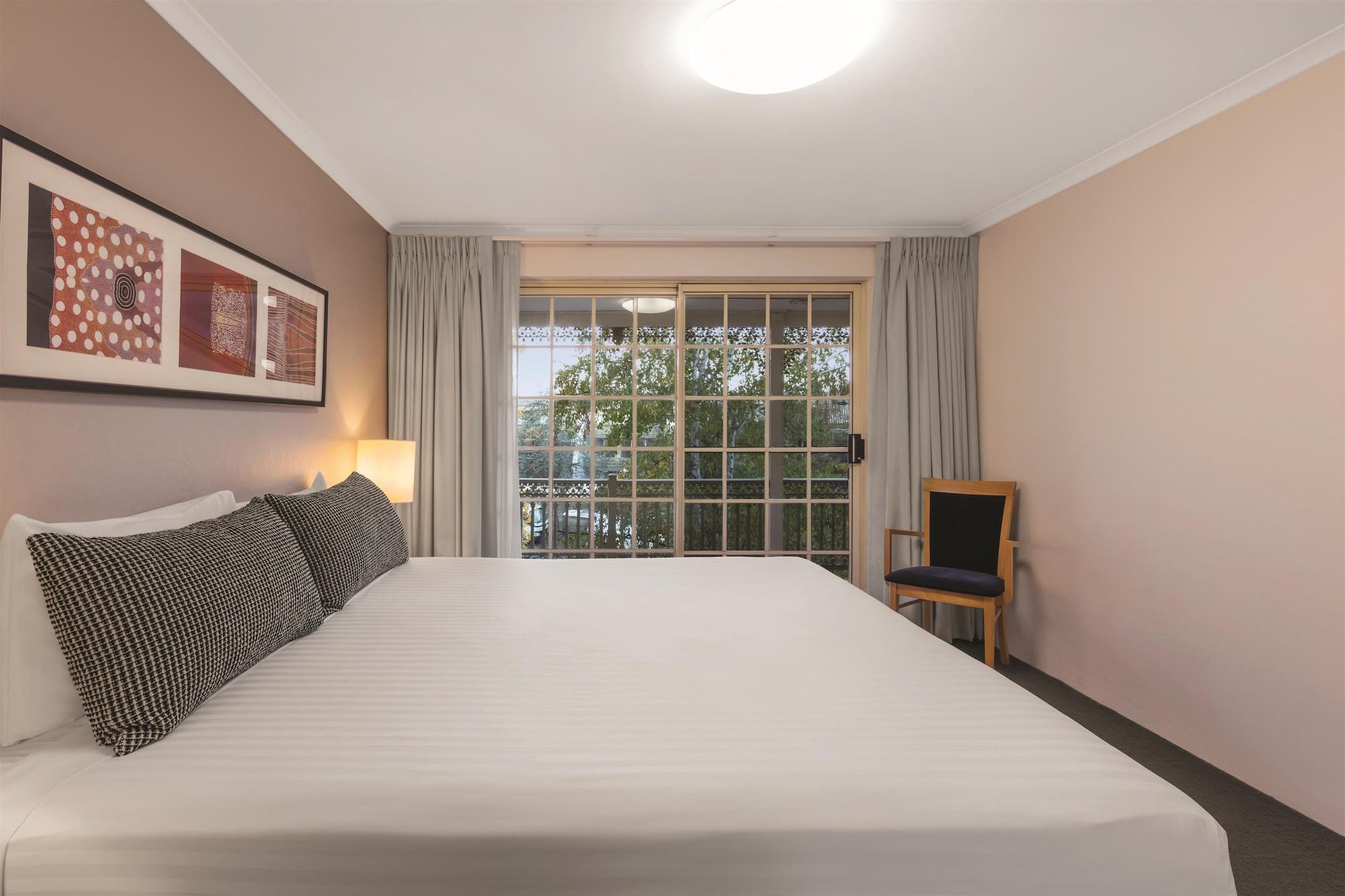 Adina Serviced Apartments Canberra Kingston Extérieur photo
