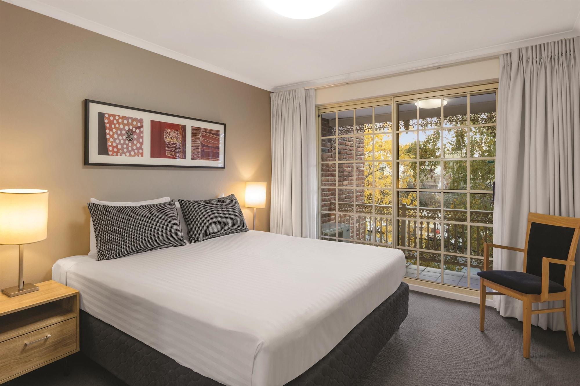 Adina Serviced Apartments Canberra Kingston Extérieur photo