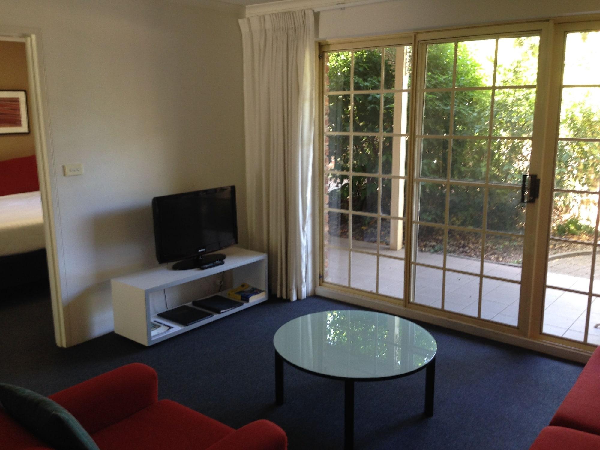 Adina Serviced Apartments Canberra Kingston Extérieur photo