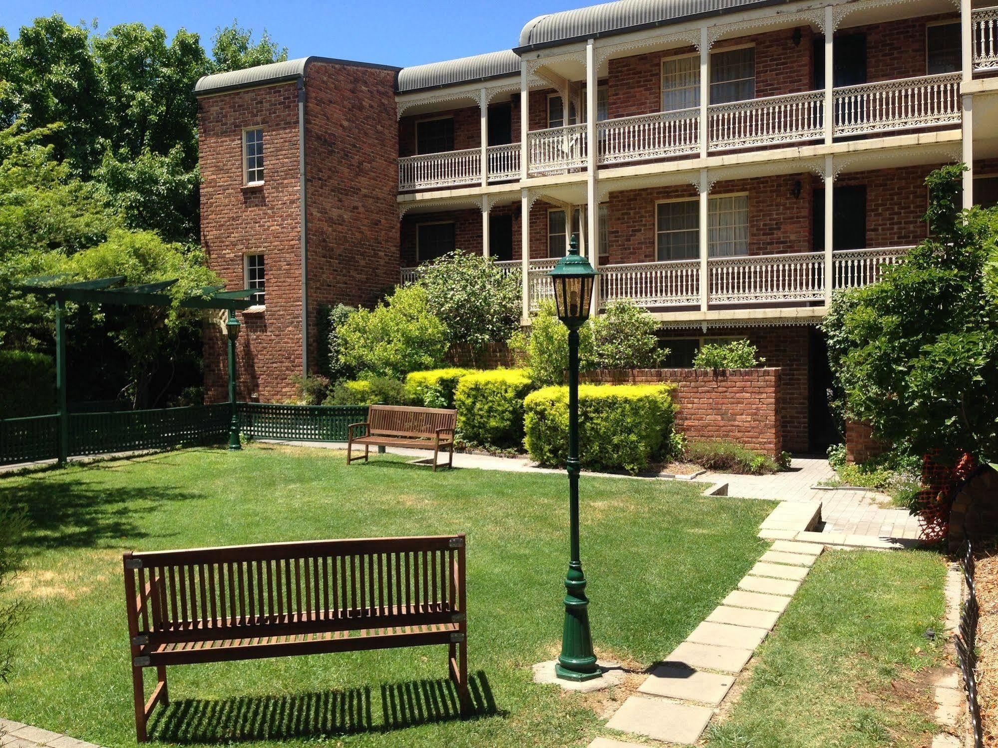 Adina Serviced Apartments Canberra Kingston Extérieur photo