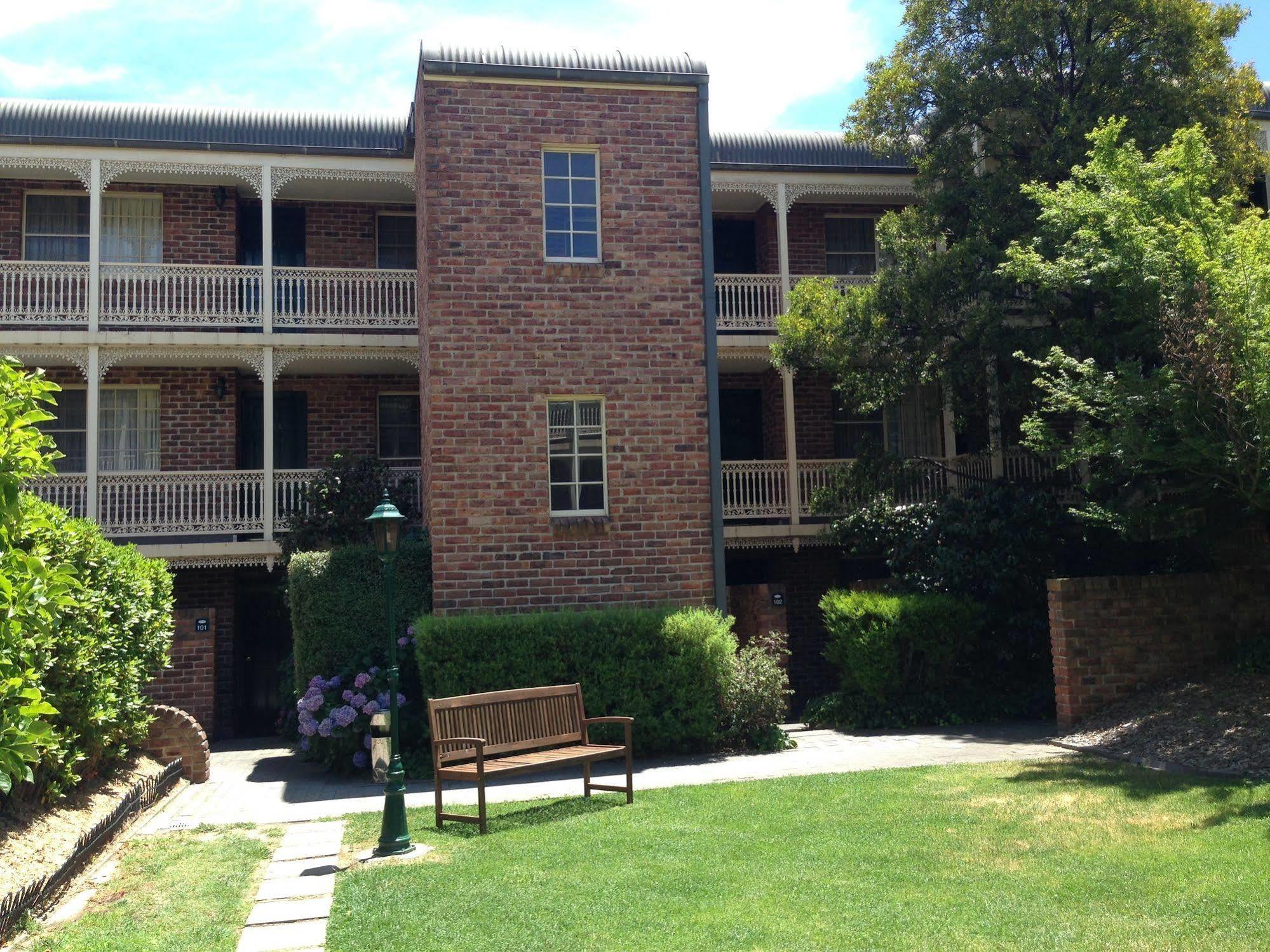 Adina Serviced Apartments Canberra Kingston Extérieur photo